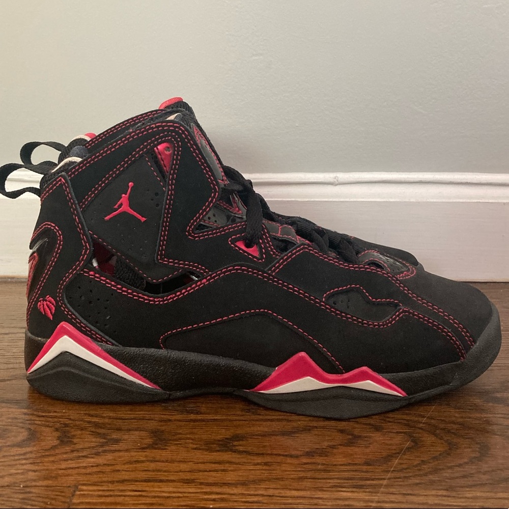 Air Jordan True Flight “Valentines Day” Size 5Y- Near Deadstock